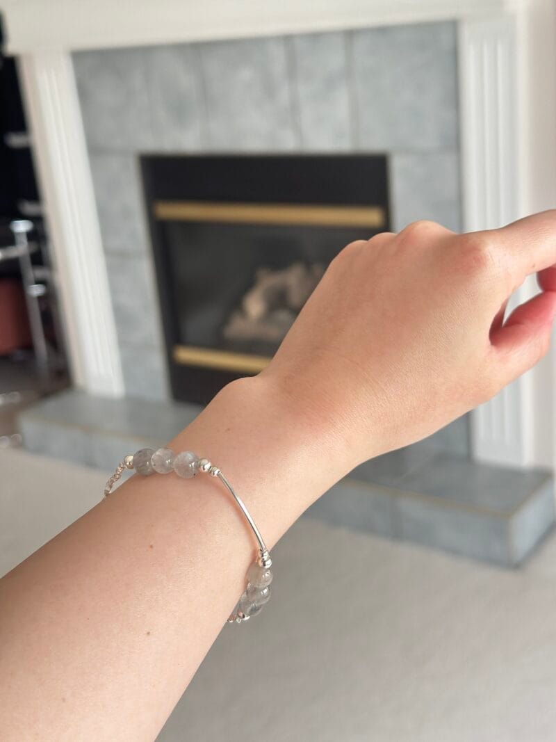 hey & momo 天然月光石手链