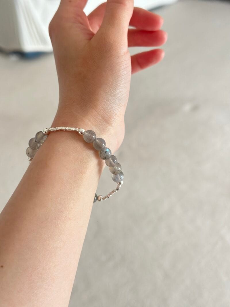hey & momo 天然月光石手链