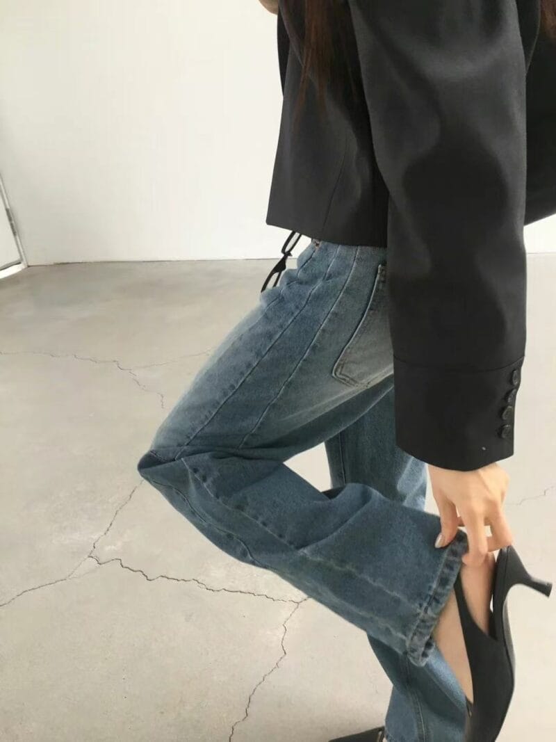 很有慵懒随性感的 小设计复古牛仔裤