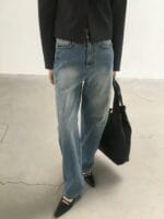 很有慵懒随性感的 小设计复古牛仔裤