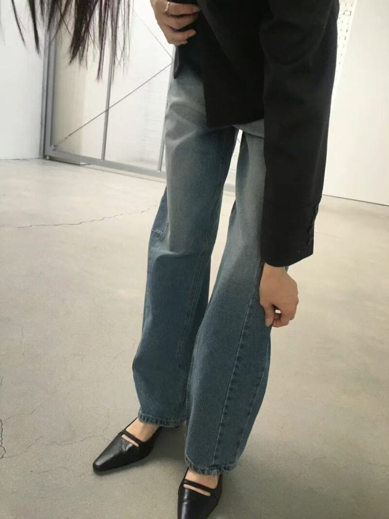 很有慵懒随性感的 小设计复古牛仔裤