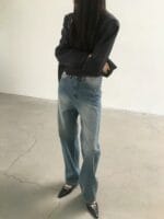 很有慵懒随性感的 小设计复古牛仔裤