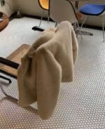 火了两年的赵露思上身过的毛毛外套 质感和真的貂很像了