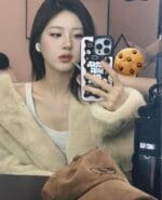 火了两年的赵露思上身过的毛毛外套 质感和真的貂很像了