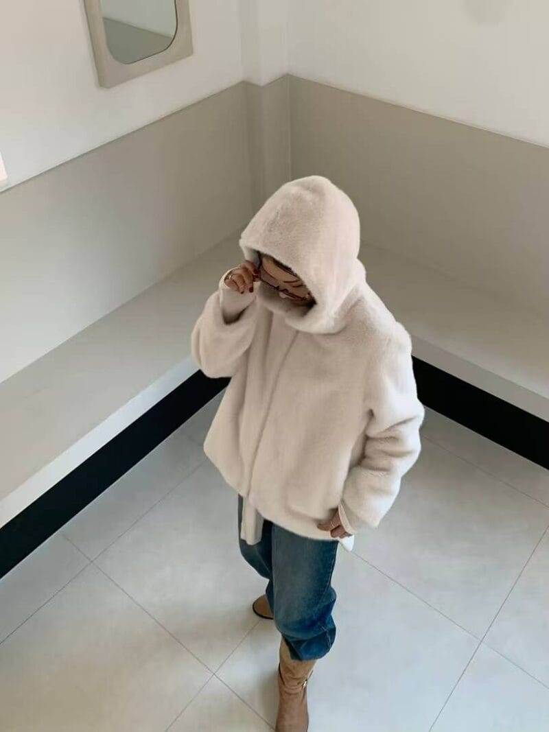 史上最轻的毛毛外套 冬日氛围感拉满 黑白两色