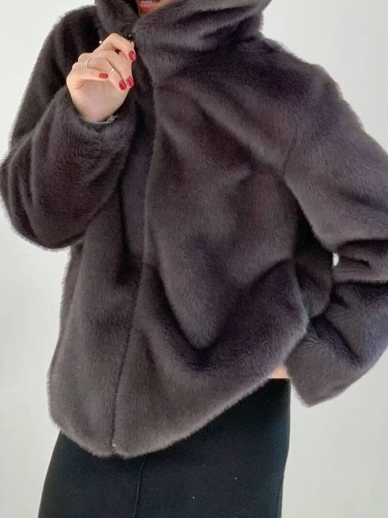 史上最轻的毛毛外套 冬日氛围感拉满 黑白两色