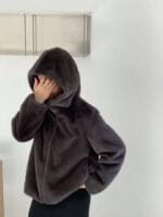 史上最轻的毛毛外套 冬日氛围感拉满 黑白两色