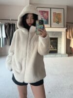 史上最轻的毛毛外套 冬日氛围感拉满 黑白两色