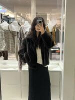 是加绒的毛毛外套!!加倍保暖 两个颜色