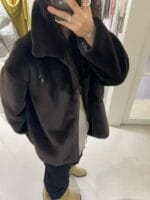 是加绒的毛毛外套!!加倍保暖 两个颜色