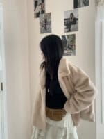 是加绒的毛毛外套!!加倍保暖 两个颜色