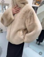 超级大领子的毛毛外套