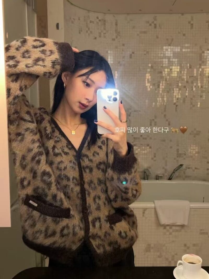 ins爆款豹纹毛衣 超级提气色