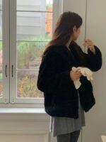 这就是韩国财阀千金感该穿的皮草 两个颜色