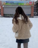 这就是韩国财阀千金感该穿的皮草 两个颜色