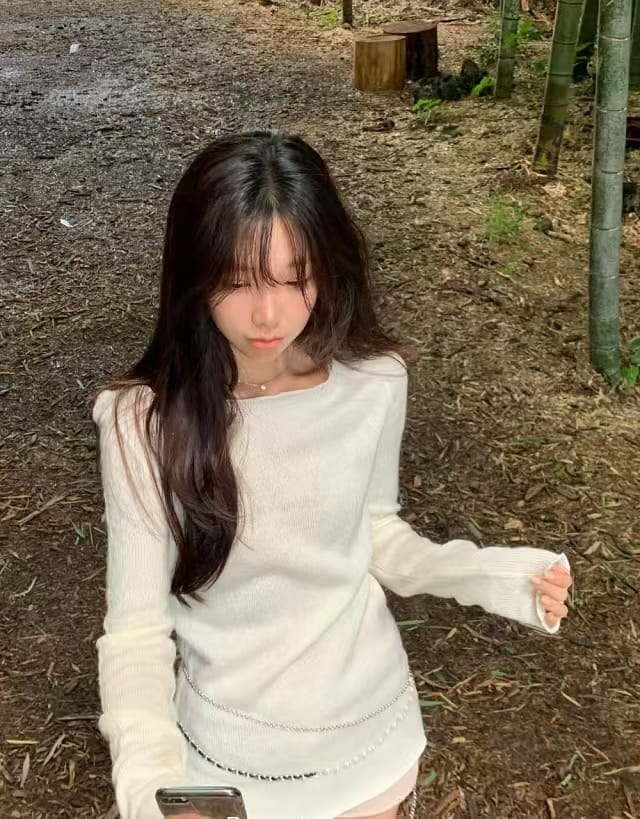 韩网大爆款的叠穿神器 单穿也美 两个颜色