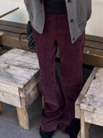 很特别的酒红色加绒裤子 外层软乎乎的丝绒材质