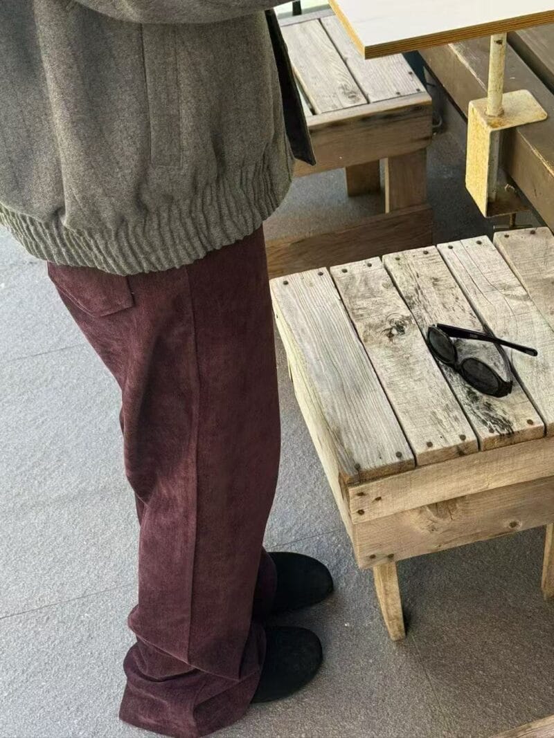 很特别的酒红色加绒裤子 外层软乎乎的丝绒材质