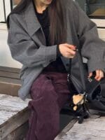 很特别的酒红色加绒裤子 外层软乎乎的丝绒材质