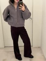 很特别的酒红色加绒裤子 外层软乎乎的丝绒材质