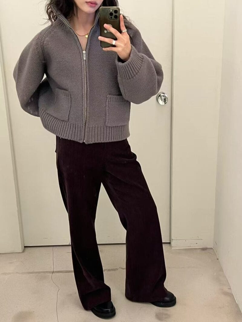 很特别的酒红色加绒裤子 外层软乎乎的丝绒材质