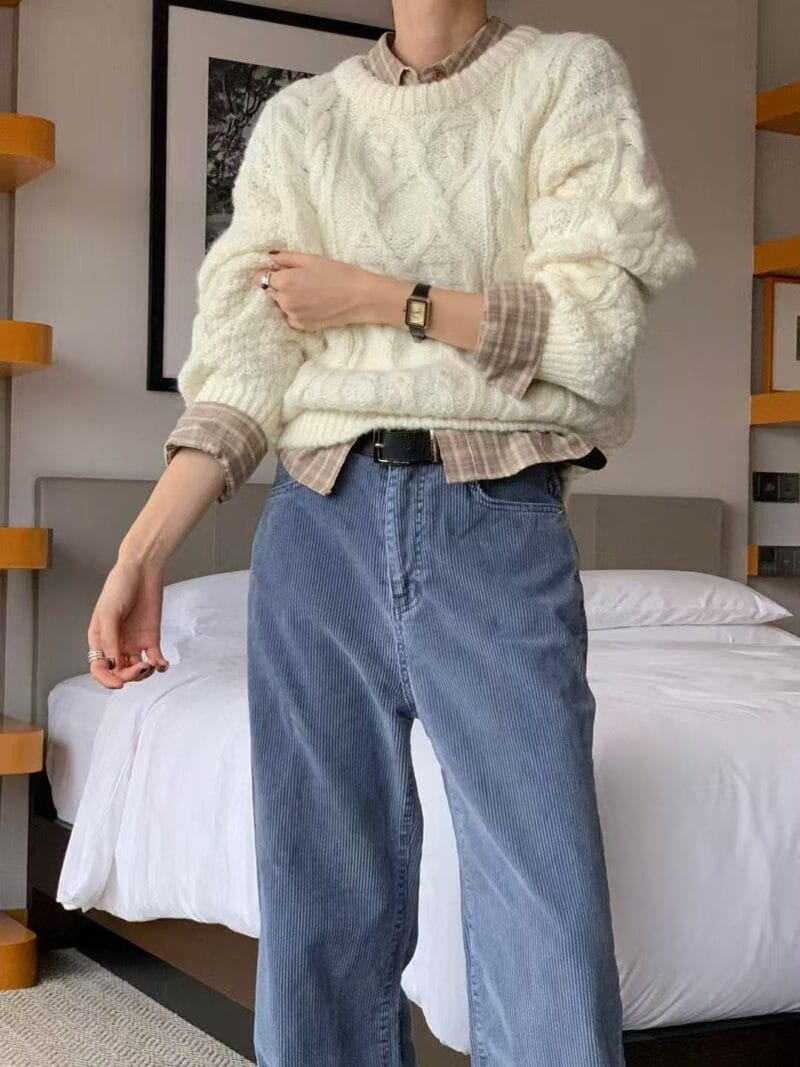 一条能贯穿一年四季的灯芯绒裤子 颜色好特别