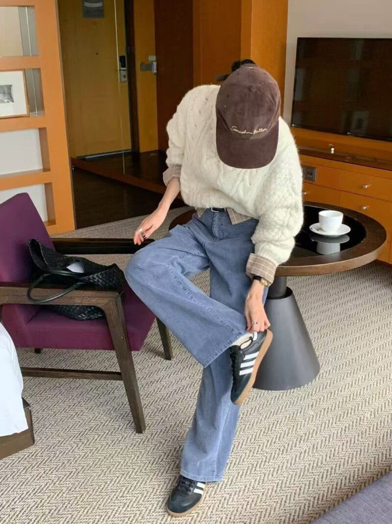 一条能贯穿一年四季的灯芯绒裤子 颜色好特别