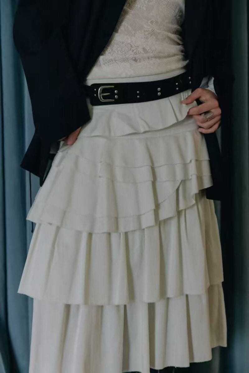 韩国爆款！搭配任何衣服都能穿出时髦层次感的不规则半身裙