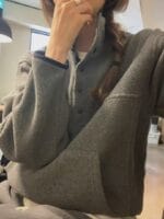 个小子友有款 超韩嘟羊羔毛套装 白拼粉 和灰色