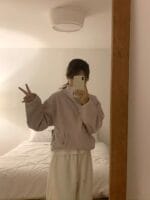 个小子友有款 超韩嘟羊羔毛套装 白拼粉 和灰色