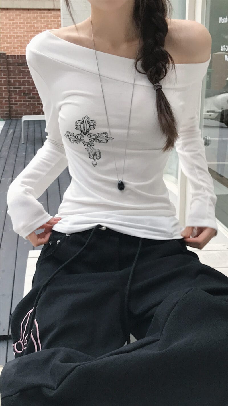 Cloudemotion 十字架斜肩上衣