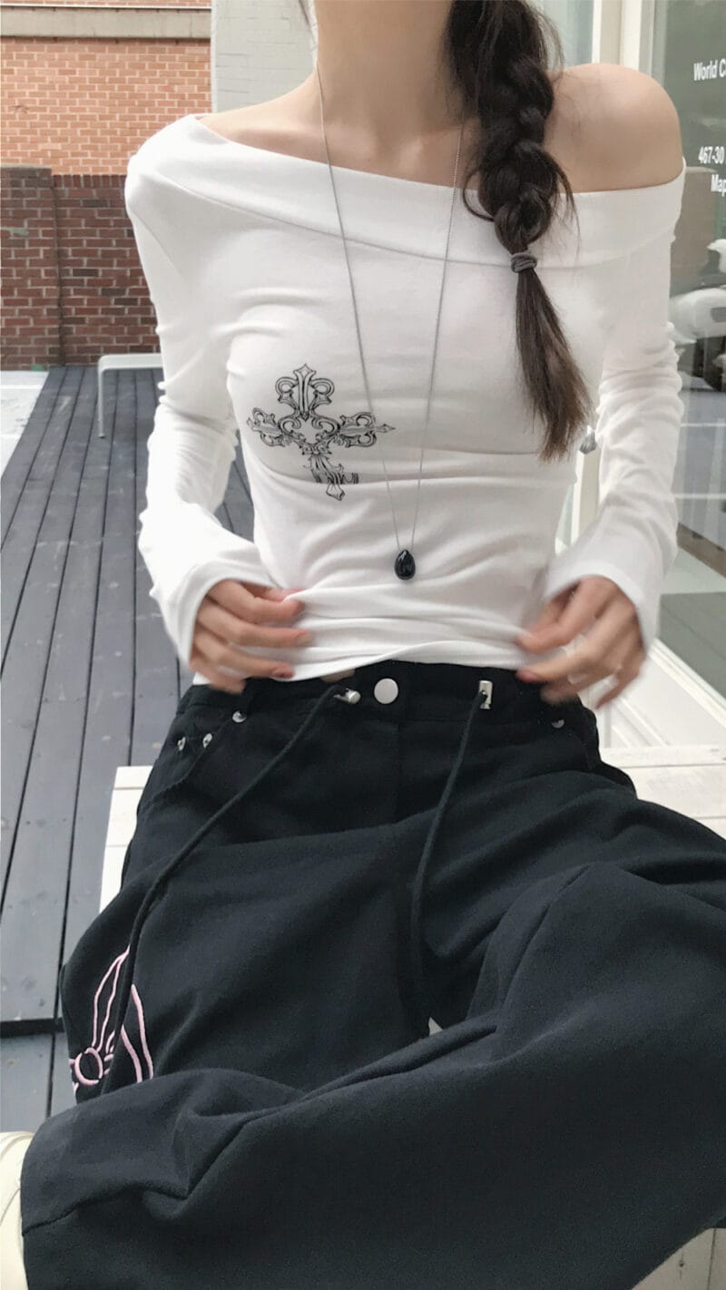 Cloudemotion 十字架斜肩上衣