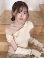 Cloudemotion 斜肩上衣两件套 米白