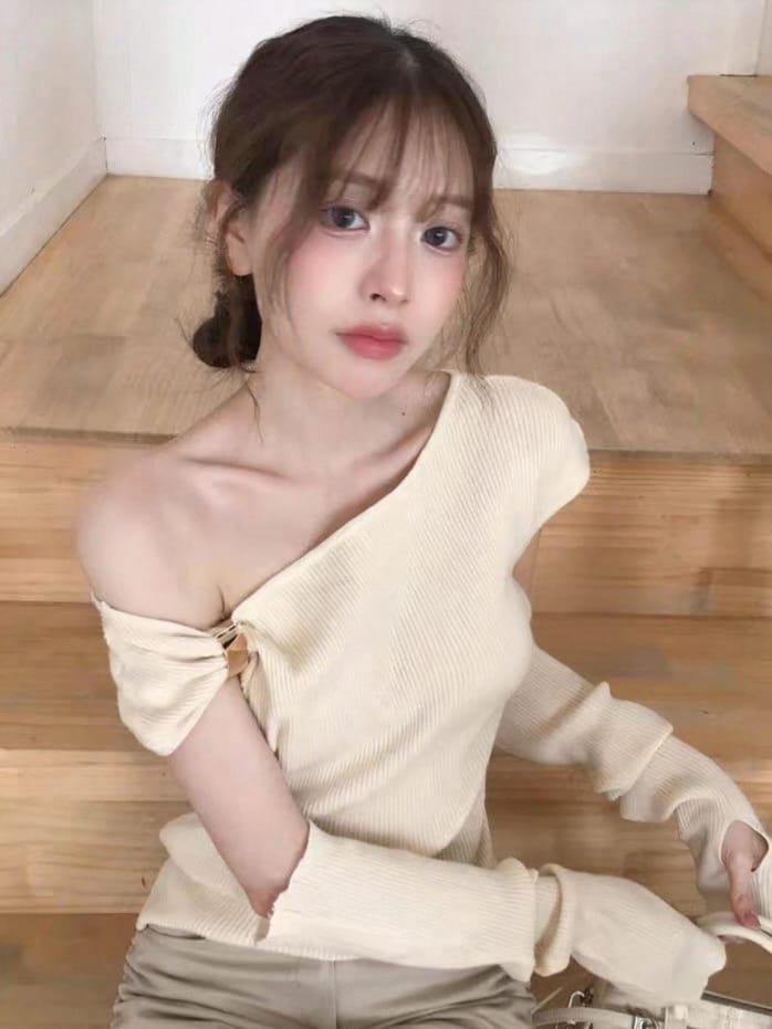 Cloudemotion 斜肩上衣两件套 米白