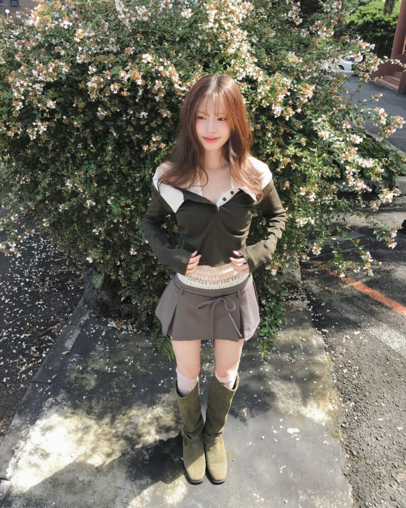 Cloudemotion 蕾丝内搭露肩两件套 卡其色