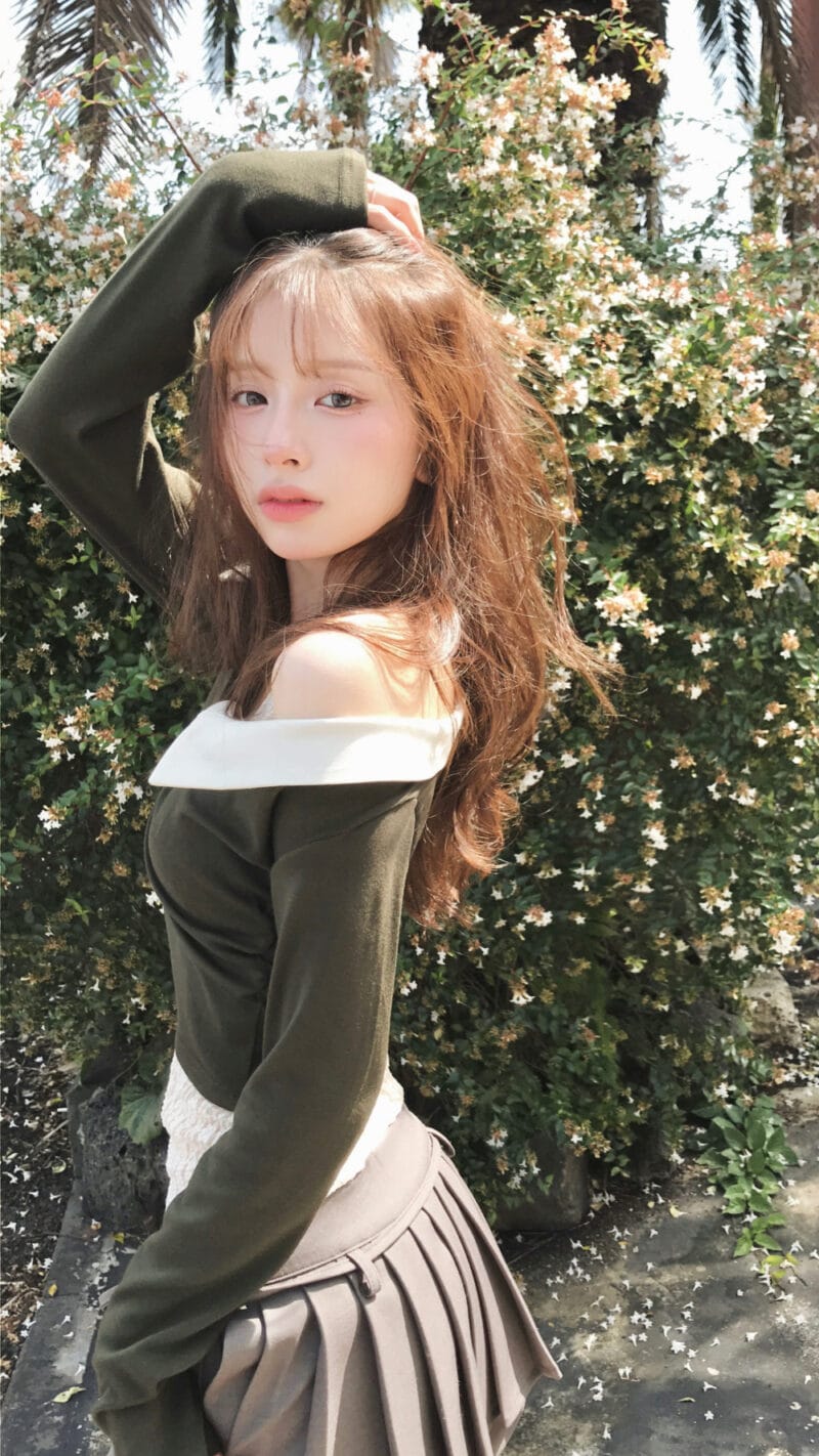 Cloudemotion 蕾丝内搭露肩两件套 卡其色