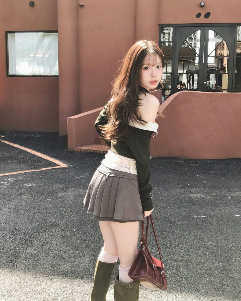 Cloudemotion 蕾丝内搭露肩两件套 卡其色