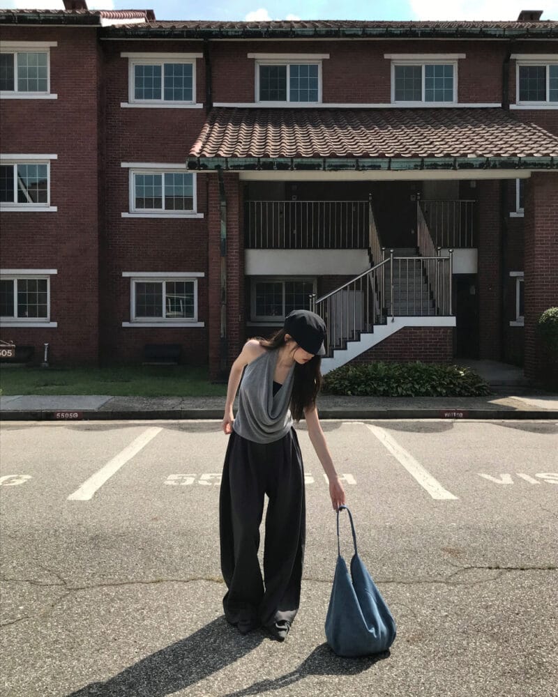 Cloudemotion 大V荡领上衣