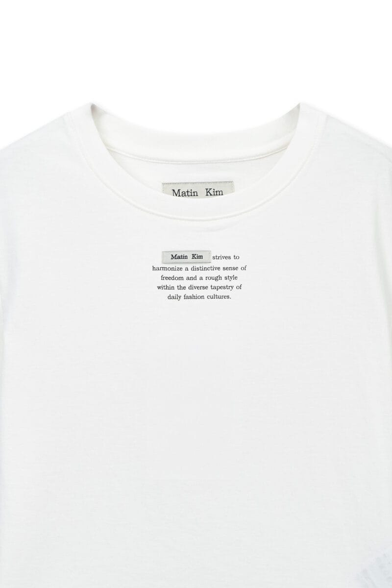 Matinkim LABEL POINT LETTERING CROP TOP IN WHITE