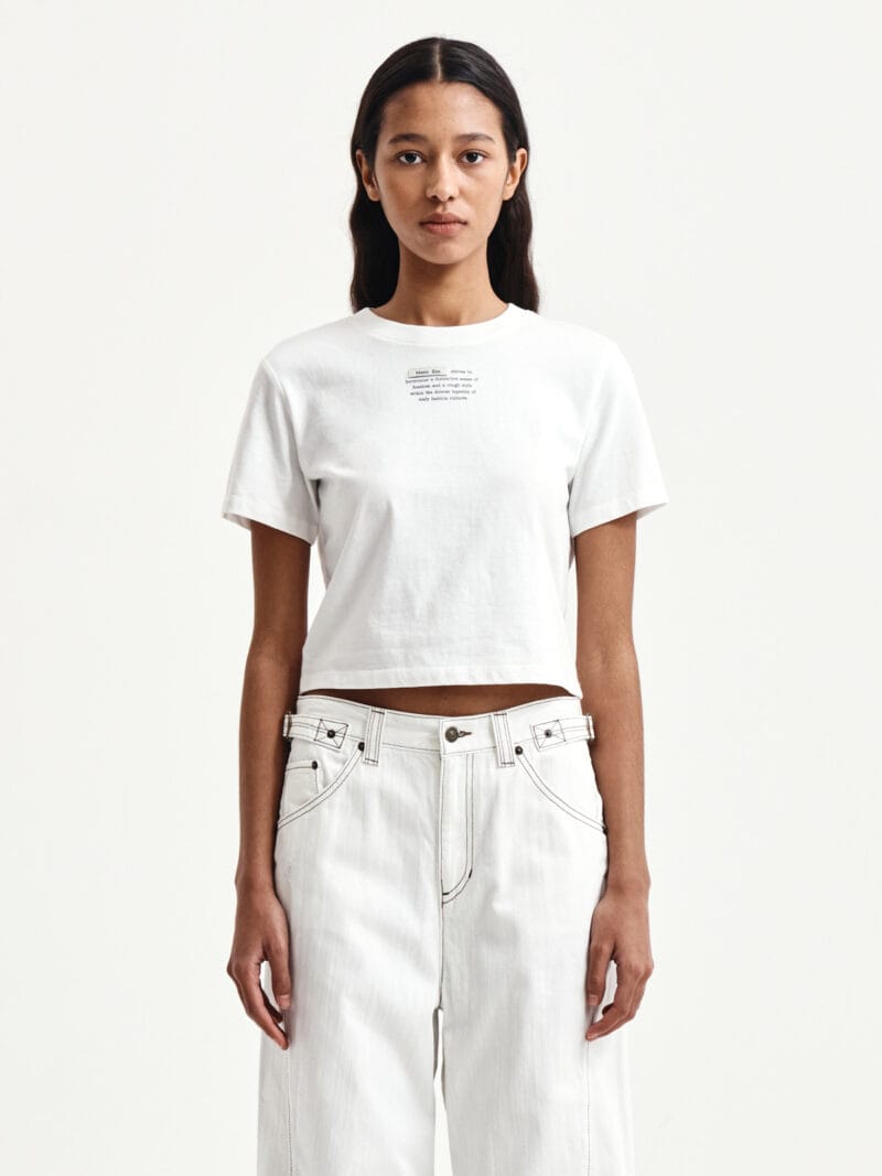 Matinkim LABEL POINT LETTERING CROP TOP IN WHITE