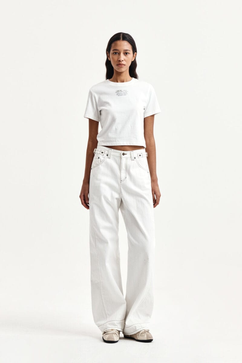 Matinkim LABEL POINT LETTERING CROP TOP IN WHITE