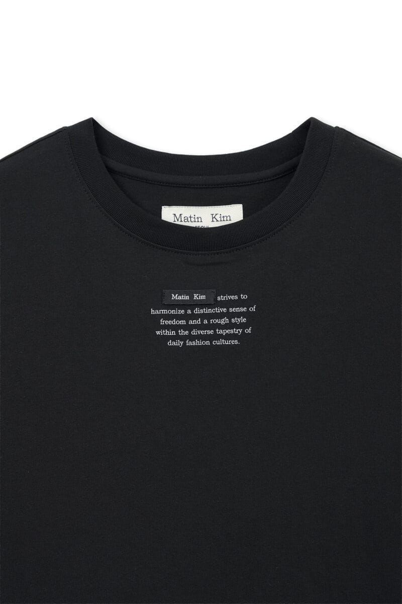 Matinkim LABEL POINT LETTERING CROP TOP IN BLACK
