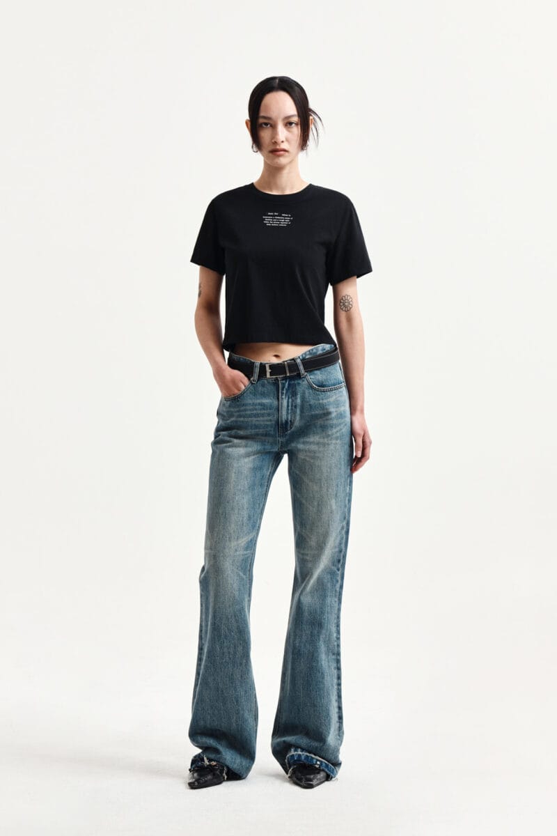 Matinkim LABEL POINT LETTERING CROP TOP IN BLACK