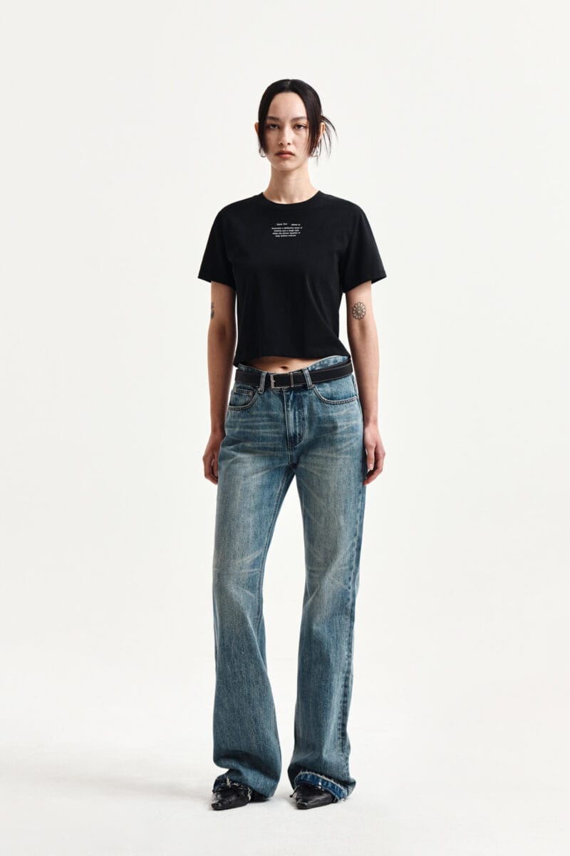 Matinkim LABEL POINT LETTERING CROP TOP IN BLACK