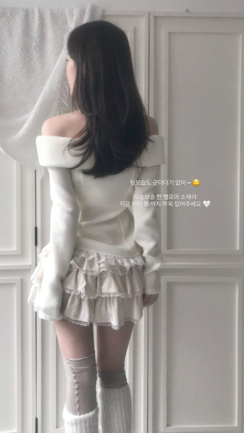 Cloudemotion Valentine eyelet two-piece set ( top + sk )