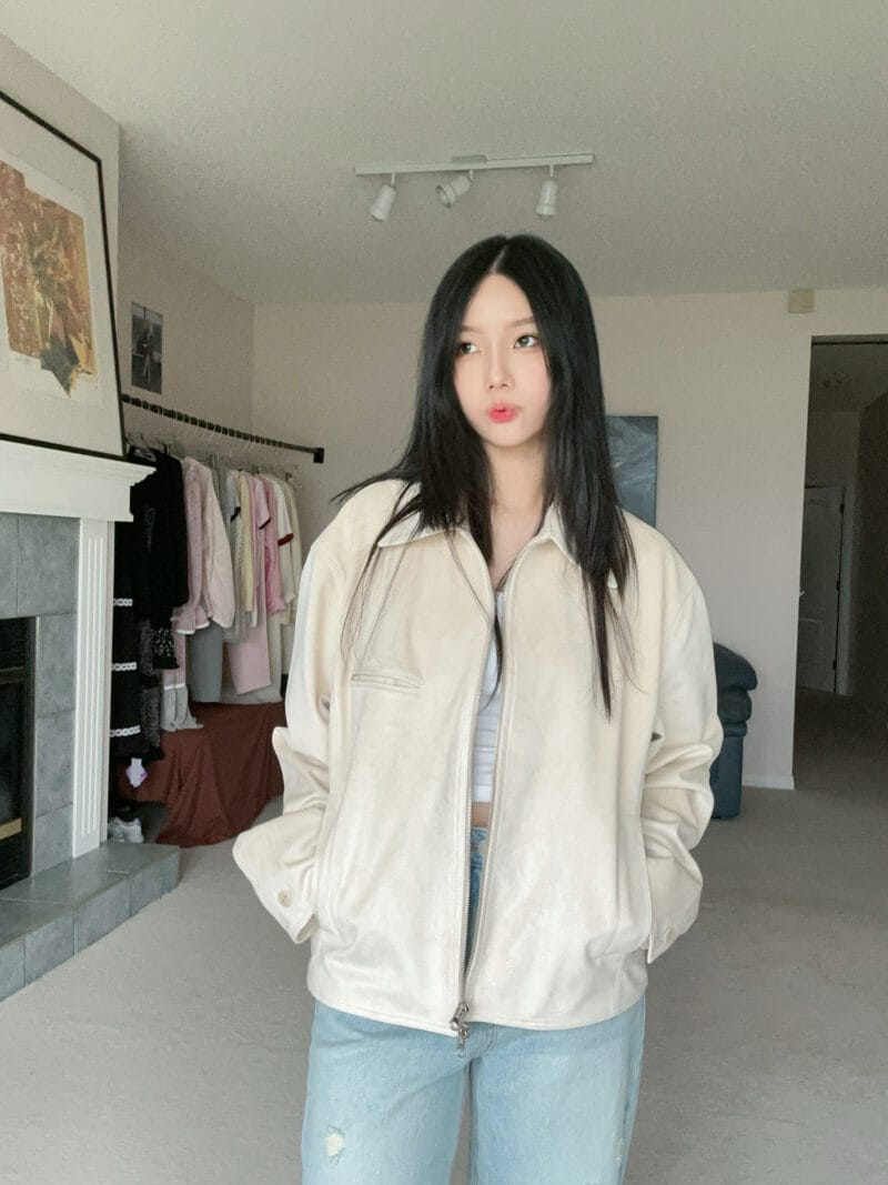 麂皮绒短款米白色夹克外套