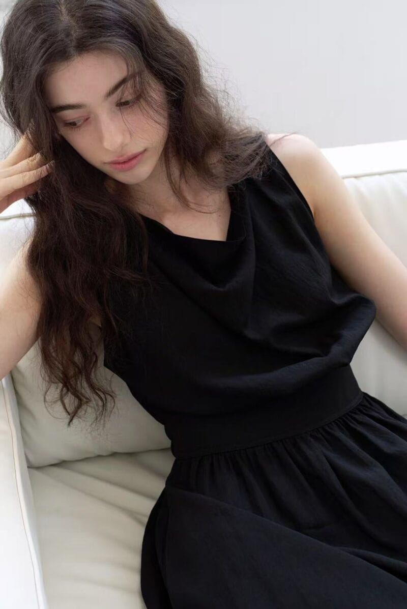 无论高个子小个子都能穿的气质荡领连衣裙