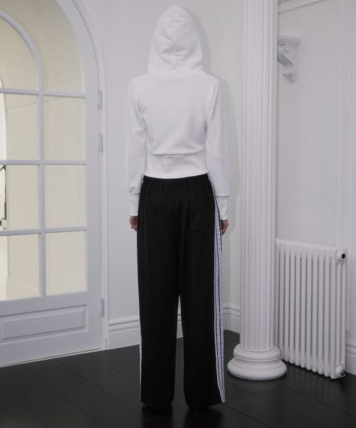 Rose Frantz - Rivet Round Crop Hood Zip-up [Ivory]